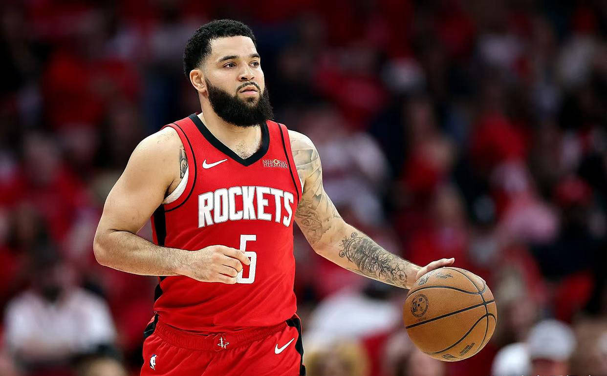 赛场上的意, 争抢篮板时, 车内大家不 赛场上的意, 争抢篮板时, 车内大家不