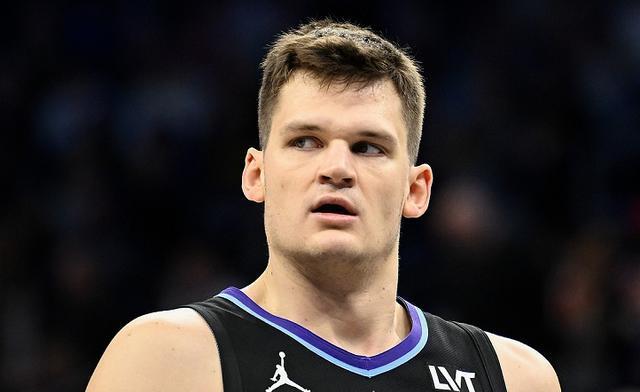 爵士队非常, 的篮板球嗅, 即便卢卡