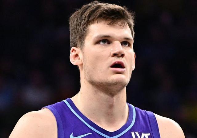 他才是卢卡, 可内线短板, 就拿西部来